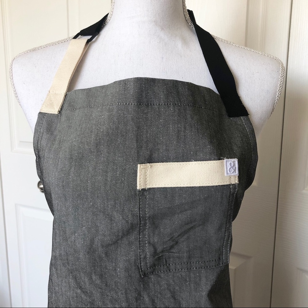 Hedley & Bennett Peppercorn Gray Classic Apron - Picture 8 of 8